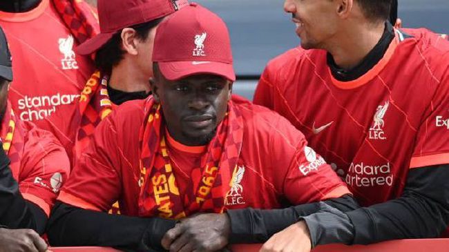 多组校园凌辱事务，打破了5位主角本应当夸姣的芳华校园糊口齐铭清俊帅气，是人人称赞的优等生，而易远倒是年夜家口中的“赔钱货”。两人一同长年夜，豪情很好。而这一切，在转学生唐小米呈现以后产生了天翻地覆的转变。蜚语成了毁人利器，处处对易瑶进行刁难，易远的糊口起头堕入暗中，蒙受各类残暴凌辱。顾森西教会易瑶对校园暴力进行还击，他的呈现给了易远一丝曙光。可鬼使神差，顾森湘的不测却将她再度推进暗中。当受害者酿成施暴者，当看客酿成助推，在这一场名为“打趣”的闹剧中，没有傍观者，只有施暴者……